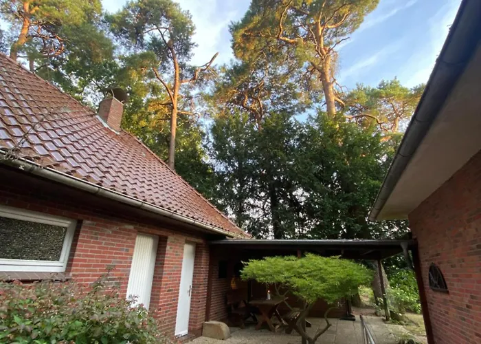 Haus, Idyllischer Garten, Garage Westerstede