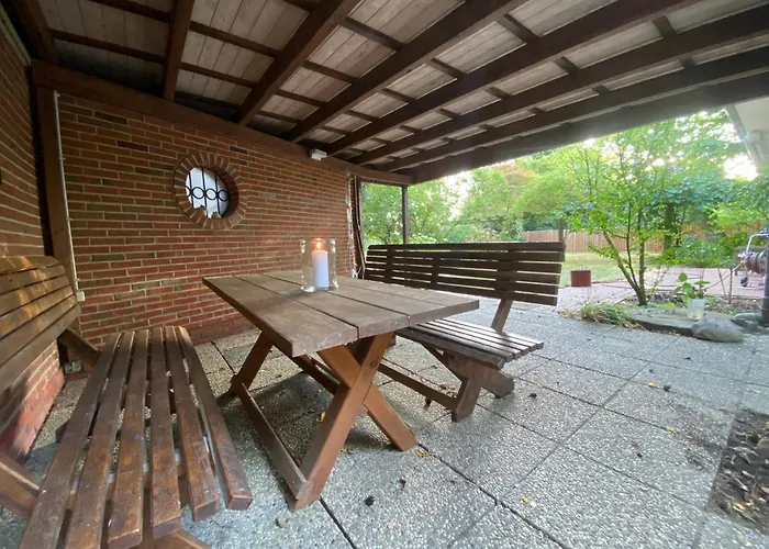 Villa Haus, Idyllischer Garten, Garage