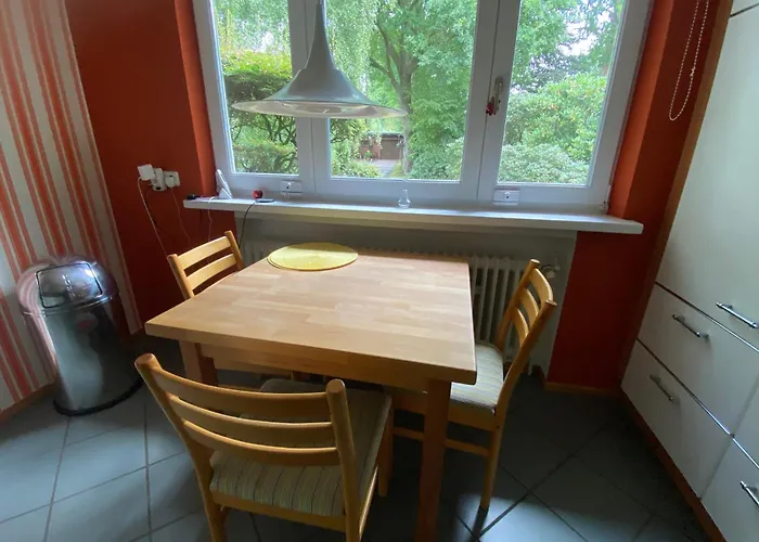 Villa Haus, Idyllischer Garten, Garage Westerstede