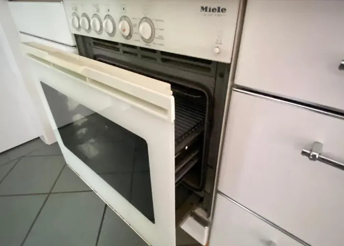 Haus, Idyllischer Garten, Garage