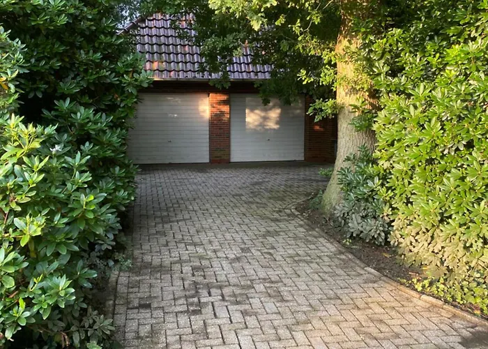 Haus, Idyllischer Garten, Garage *