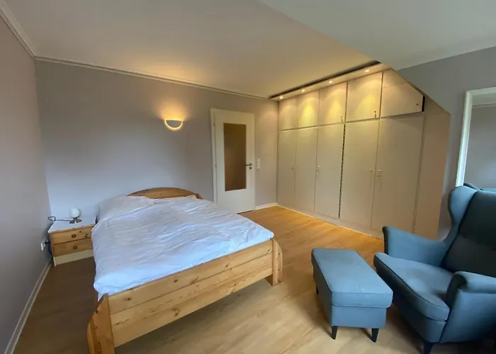 Haus, Idyllischer Garten, Garage Villa