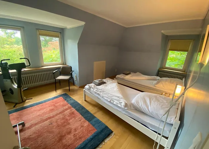 Villa Haus, Idyllischer Garten, Garage *