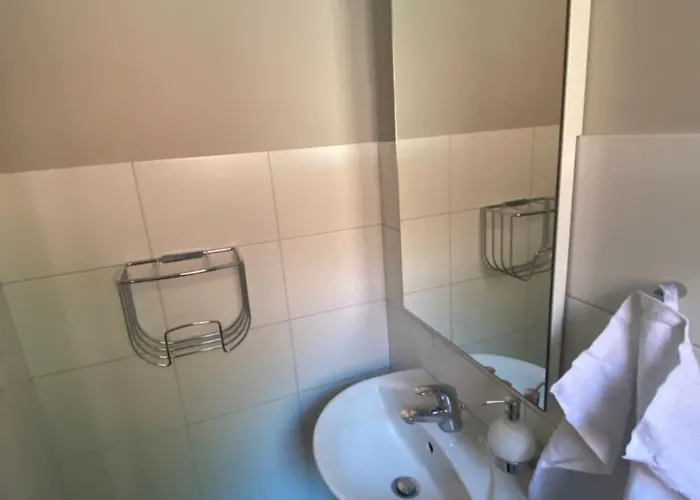 Villa Haus, Idyllischer Garten, Garage